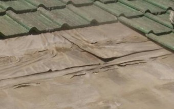 古い防水シート 切れている