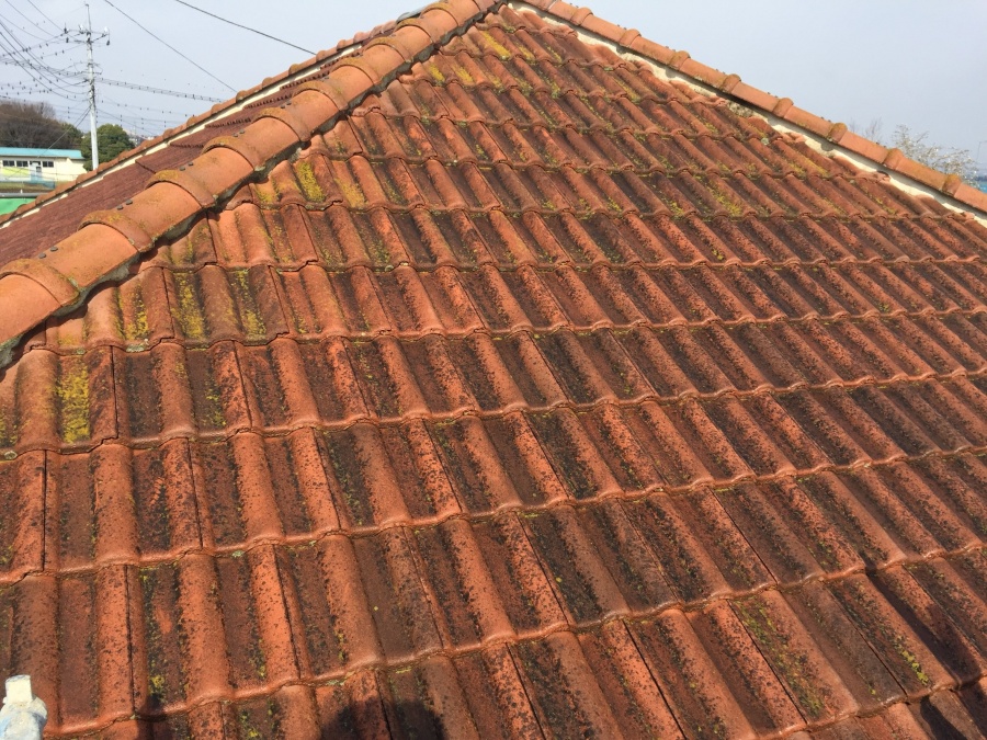 太田市でモニエル瓦の屋根塗装の様子をご紹介します
